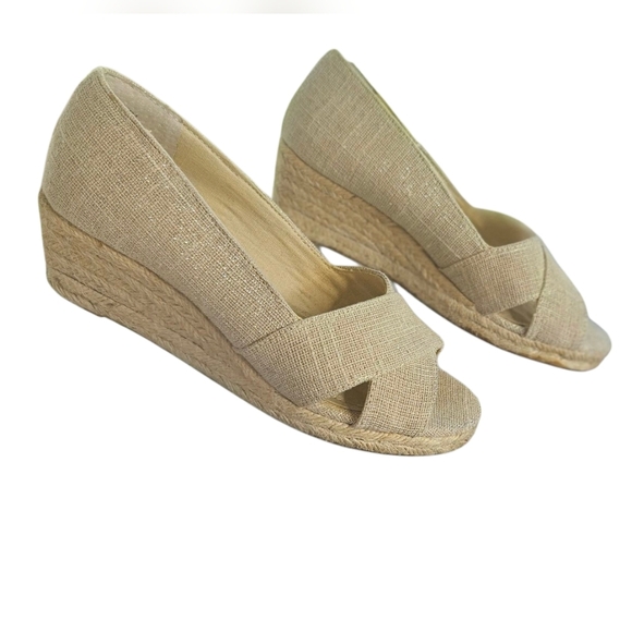 Ellen Tracy Kandi Slip on Espadrille Wedges - Picture 2 of 4